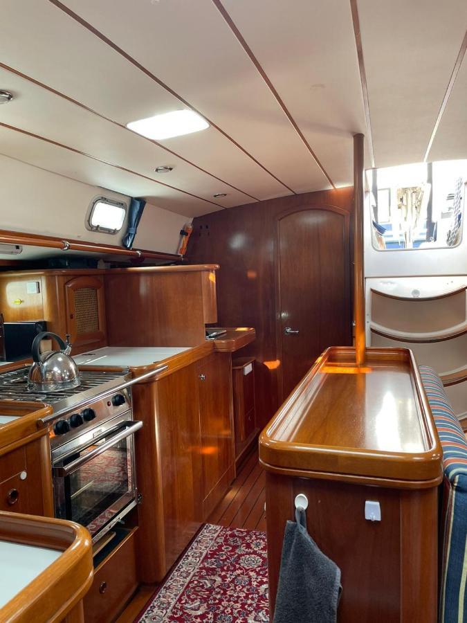 Beautiful And Comfortable Sailboat With Secure Parking Available Hotell Barcelona Eksteriør bilde