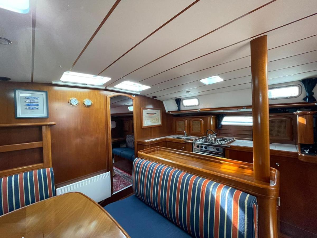 Beautiful And Comfortable Sailboat With Secure Parking Available Hotell Barcelona Eksteriør bilde